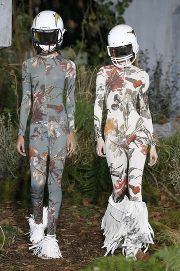 High End Designer Uses Texas Longhorns Helmet At Paris Fashion Week Houstonchronicle Com