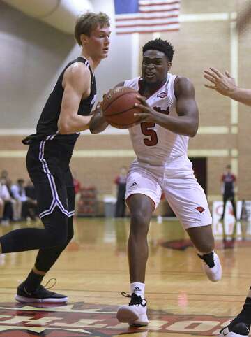 Short Handed Uiw Routed By Central Arkansas Expressnews Com