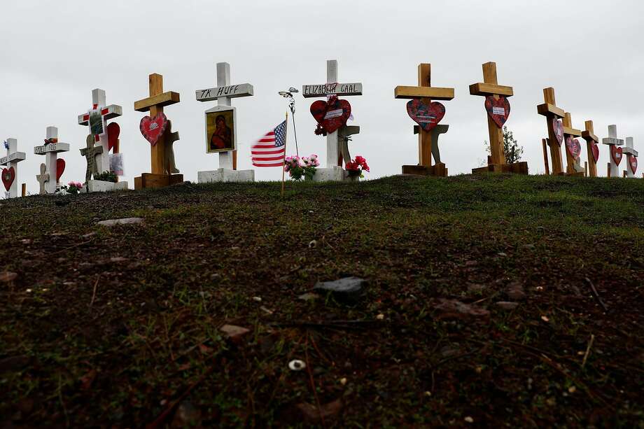 Crosses line Skyway Crossroad and Skyway to commemorate the Camp Fire deaths in Paradise, California, on Wednesday, Jan. 16, 2019. Photo: Gabrielle Lurie / The Chronicle
