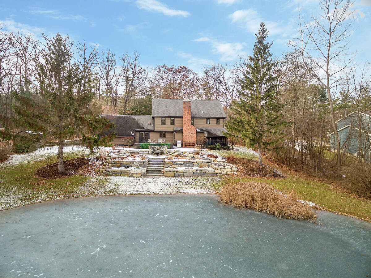 House of the Week Colonial in Voorheesville