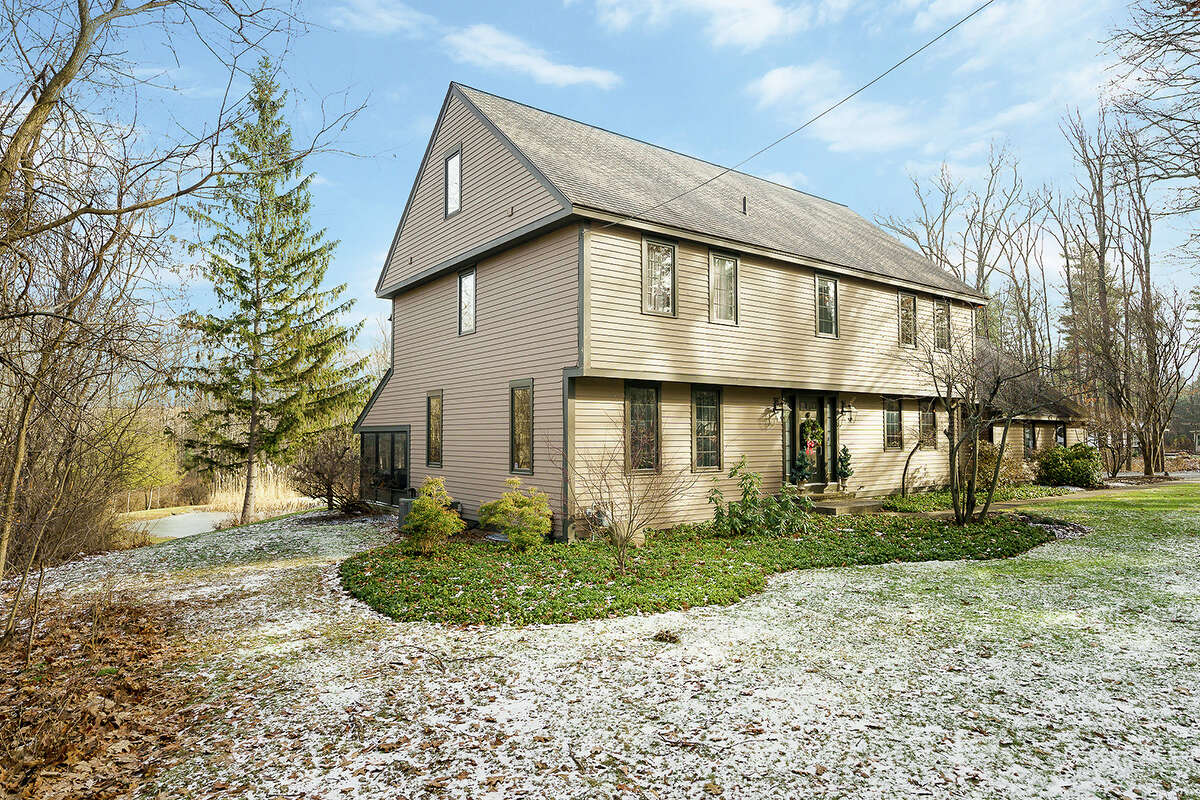 House of the Week Colonial in Voorheesville