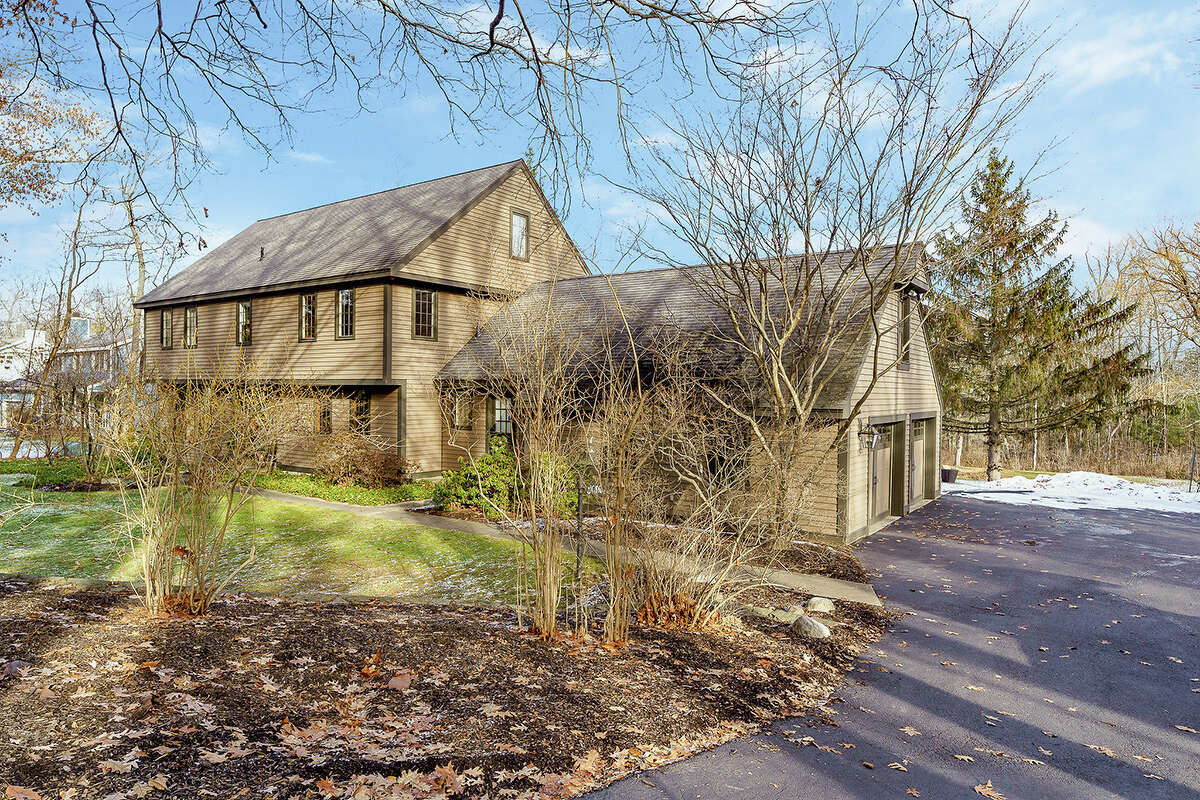 House of the Week Colonial in Voorheesville