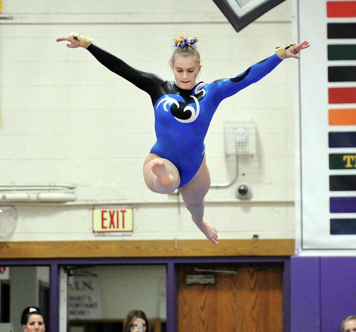 Gymnastics Notebook: Close battles continue among FCIAC gymnastics teams