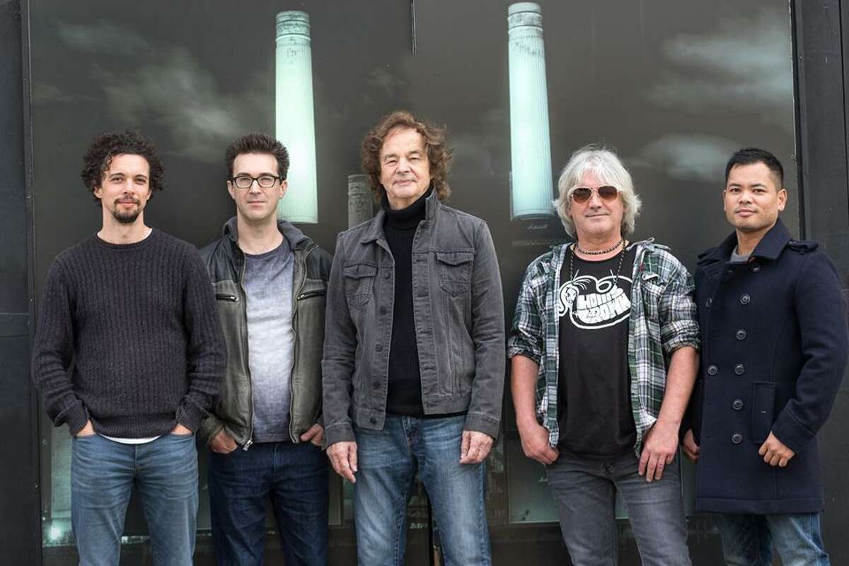 Colin Blunstone Of The Zombies Plays Daryl S House In Pawling N Y