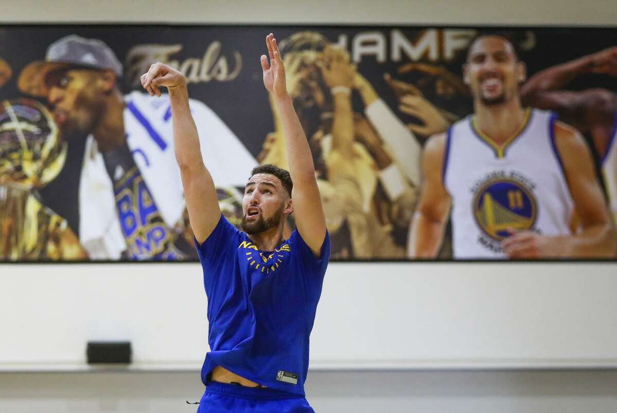 LeBron loves 'pure' Klay Thompson shooting in full uniform at