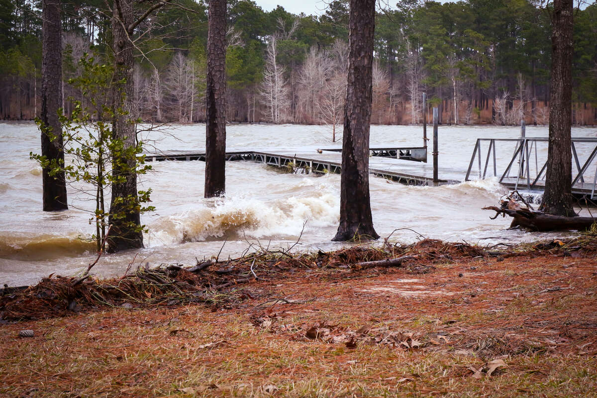 Sam Rayburn Reservoir experiencing flooding