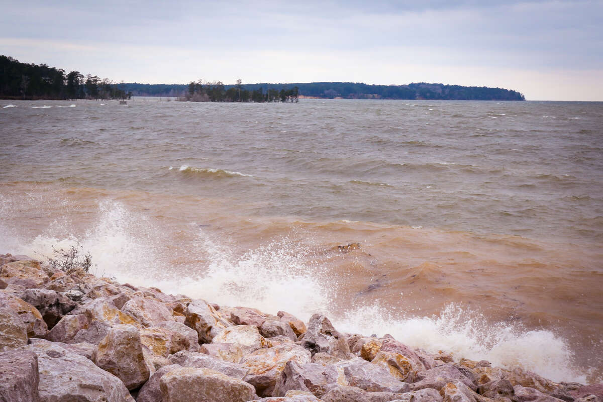 sam-rayburn-reservoir-experiencing-flooding