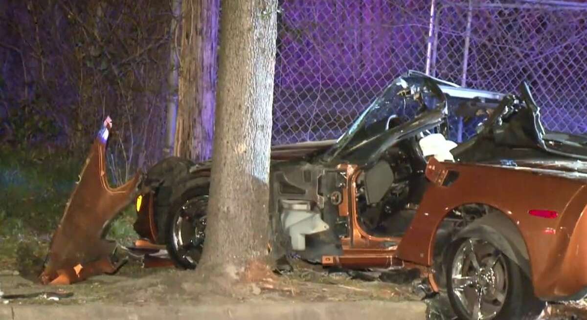 Man Dies After Car Wraps Around Tree In Third Ward