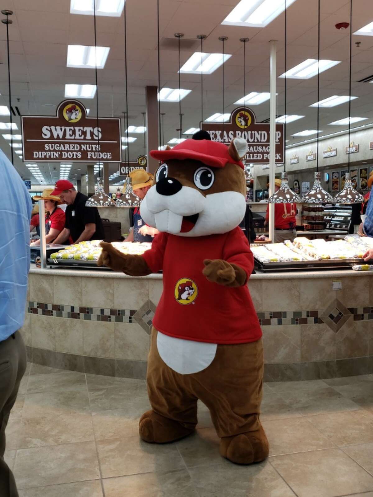 First Buc-ee's outside of Texas opens today