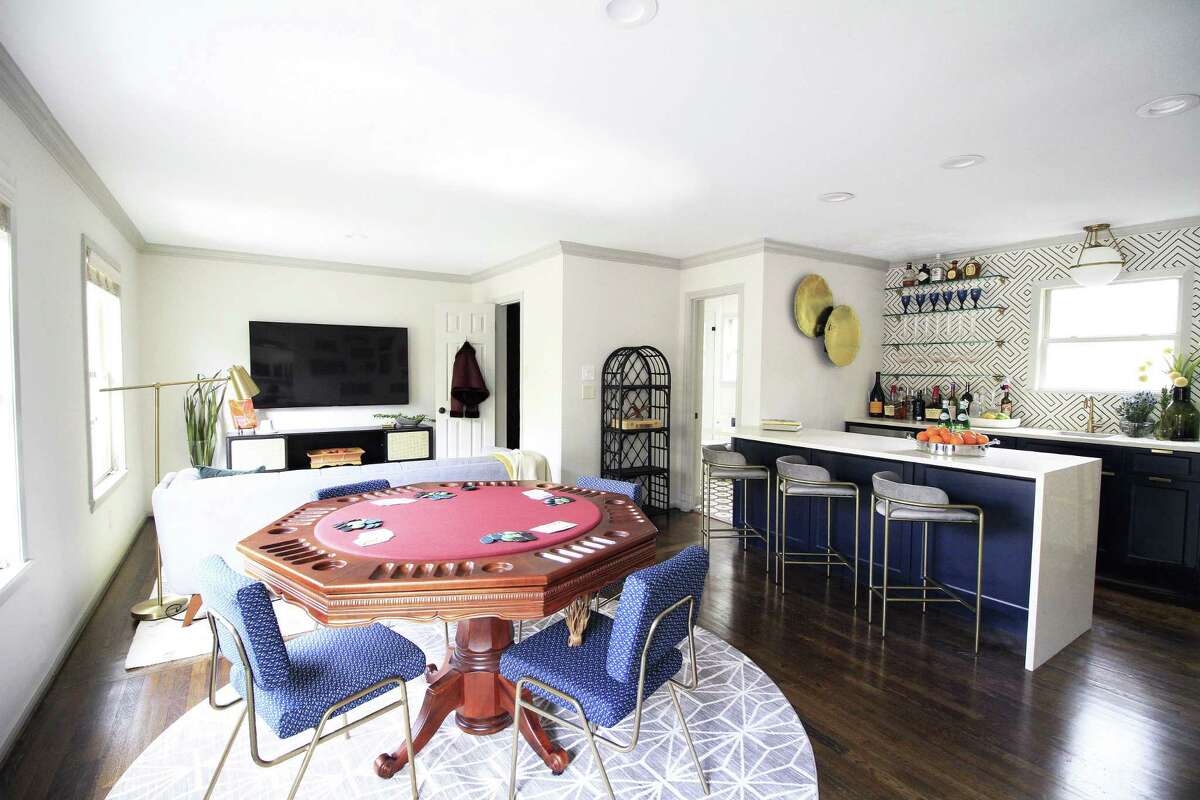 Renovated garage apartment Afton Oaks couple’s hangout