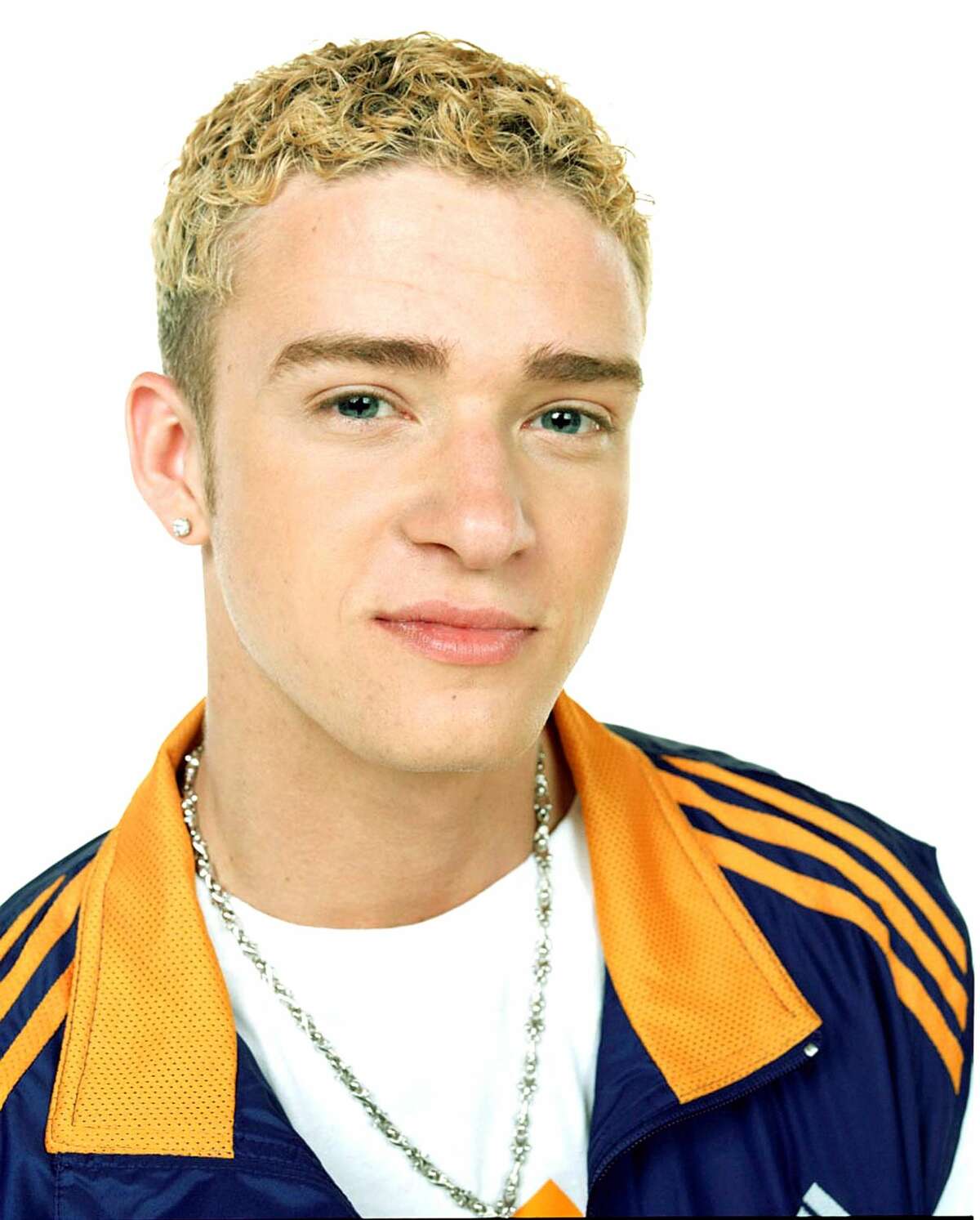 and Justin Timberlake sports his now-infamous ramen-looking frosted hair. 
