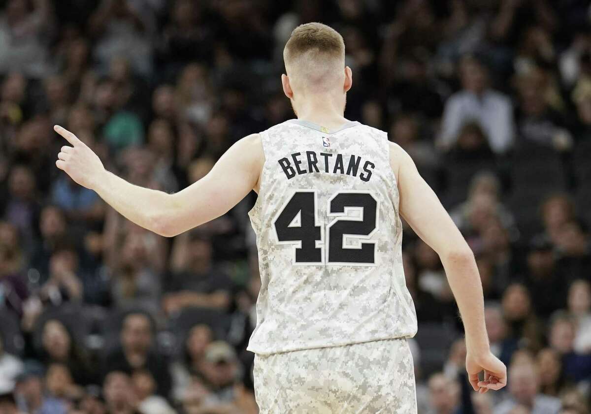 Spurs to face Sixers without Bertans
