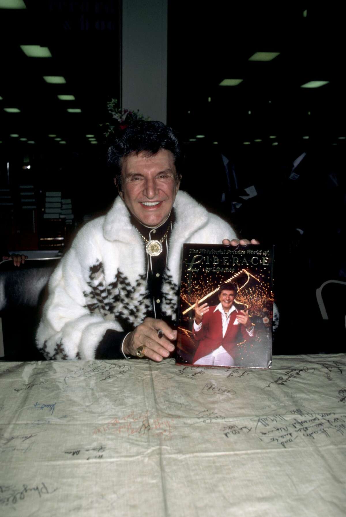 Liberace during Liberace Book Autographing - October 6, 1986 at Caldor's in Norwalk, Connecticut, United States.