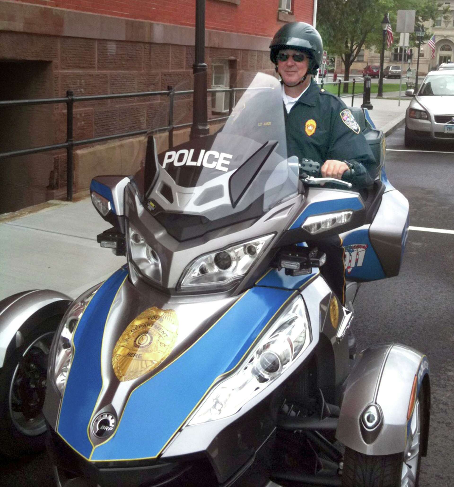 【日本産】 New Milford police lieutenant reinstated after mystery 絵画