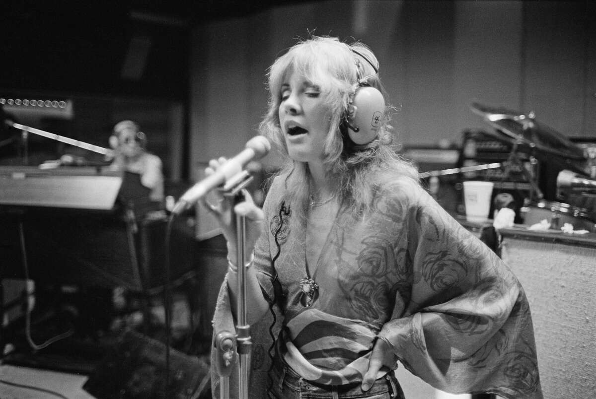 Singer Stevie Nicks of British-American rock band Fleetwood Mac in a recording studio in Wallingford, Connecticut, USA, October 1975. (Photo by Fin Costello/Redferns/Getty Images)
