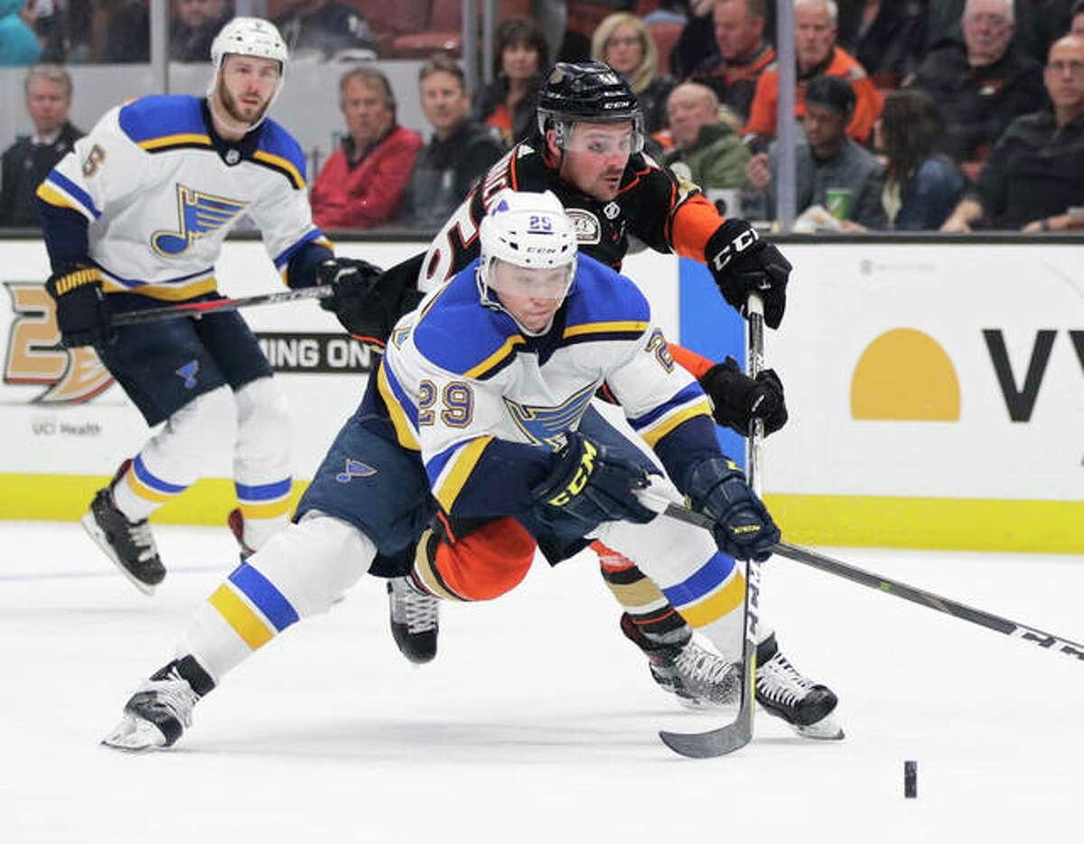 Blues beat Ducks 5-1, hit break on high note