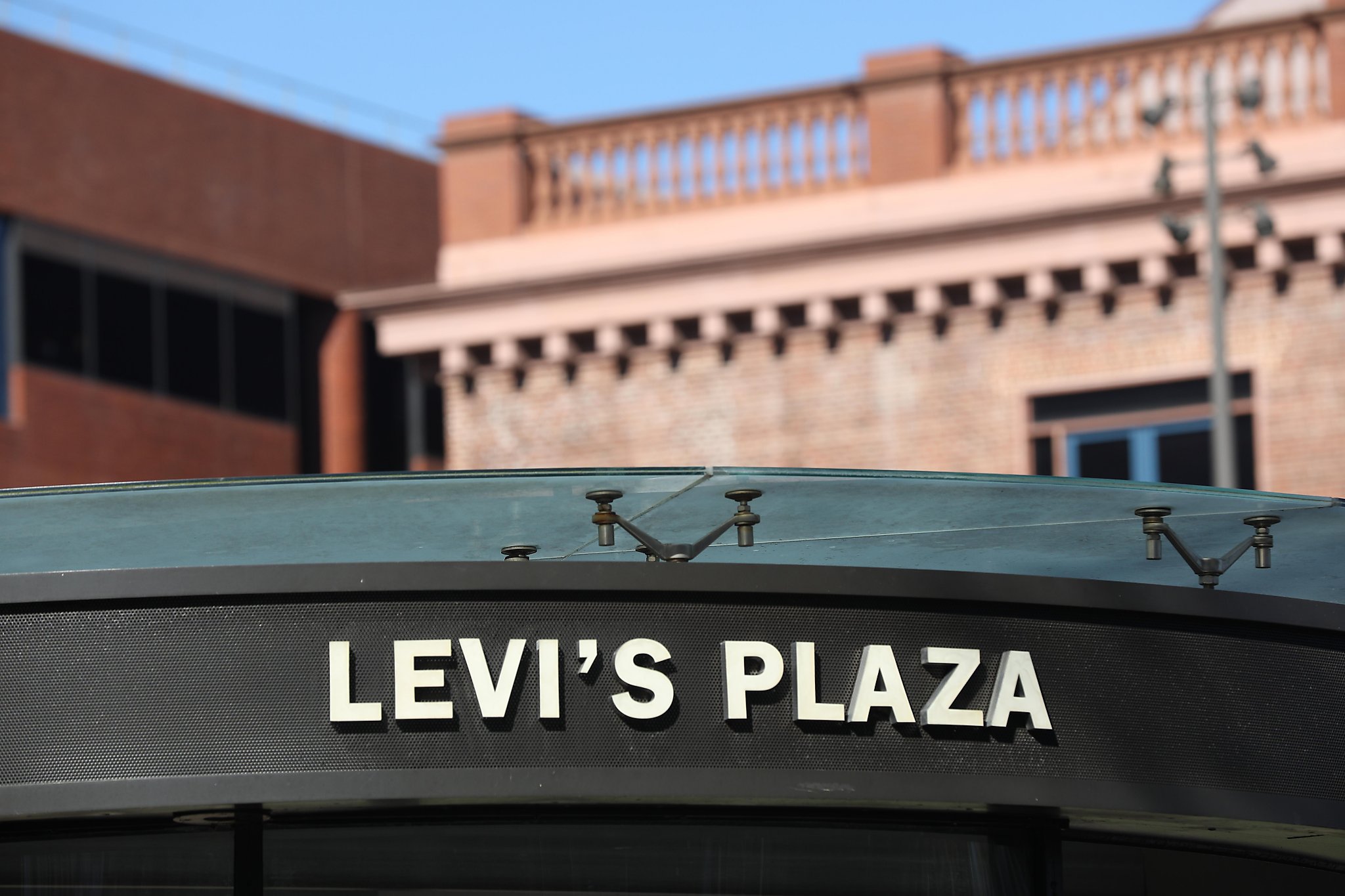 Levi shop plaza sale