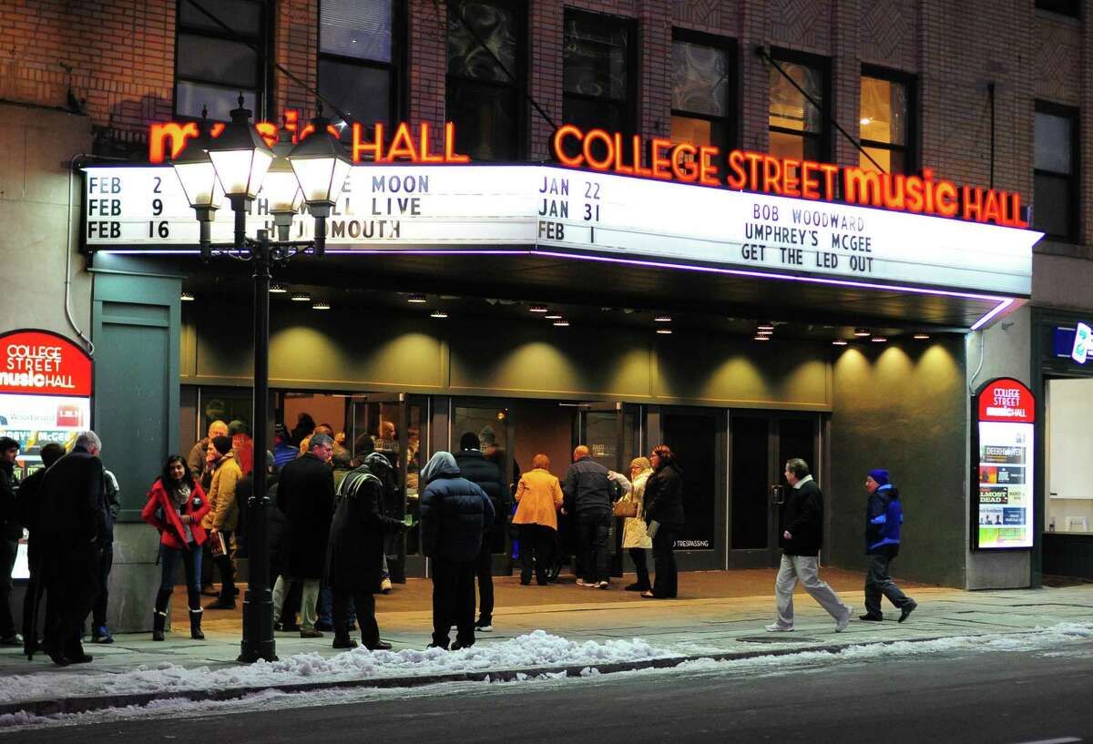 People arrive to hear from veteran journalist Bob Woodward at College Street Music Hall in downtown New Haven Jan. 22, 2019.