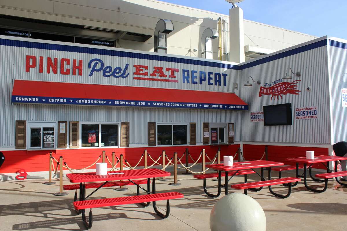 HEB's firstever seafood venue, Texas Boil House, opens in Houston
