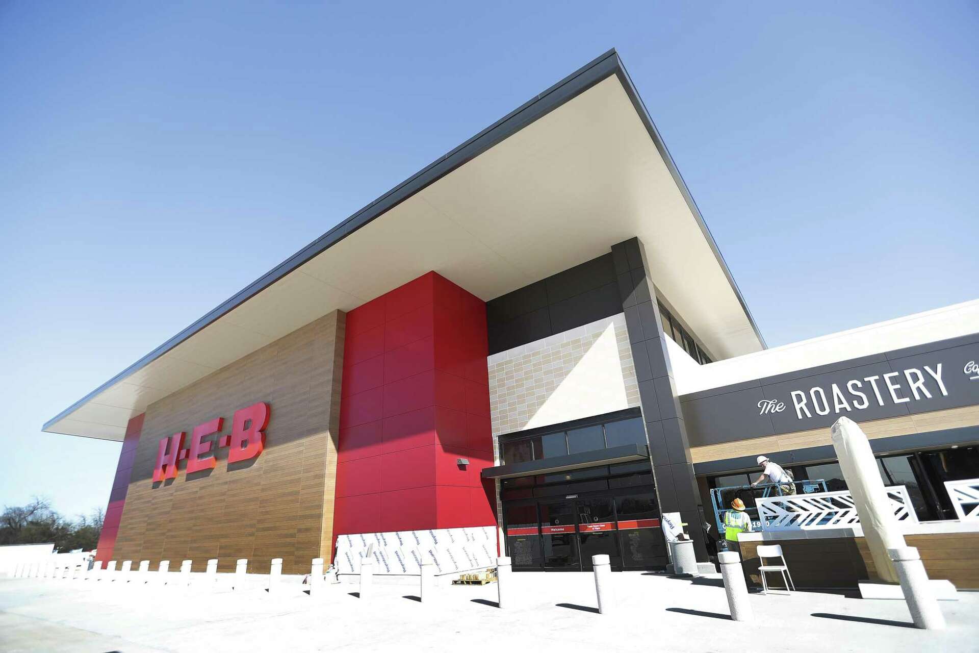 H-E-B discontinues sales of all e-cigarettes, cites vaping health hazards