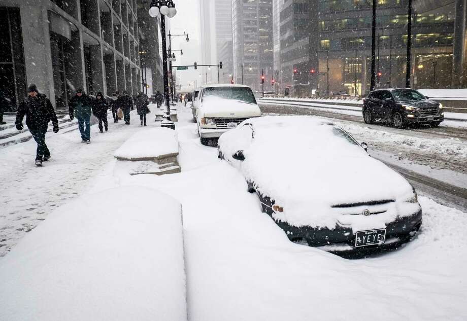 Snow piles up, paralyzing nation's capital - StamfordAdvocate