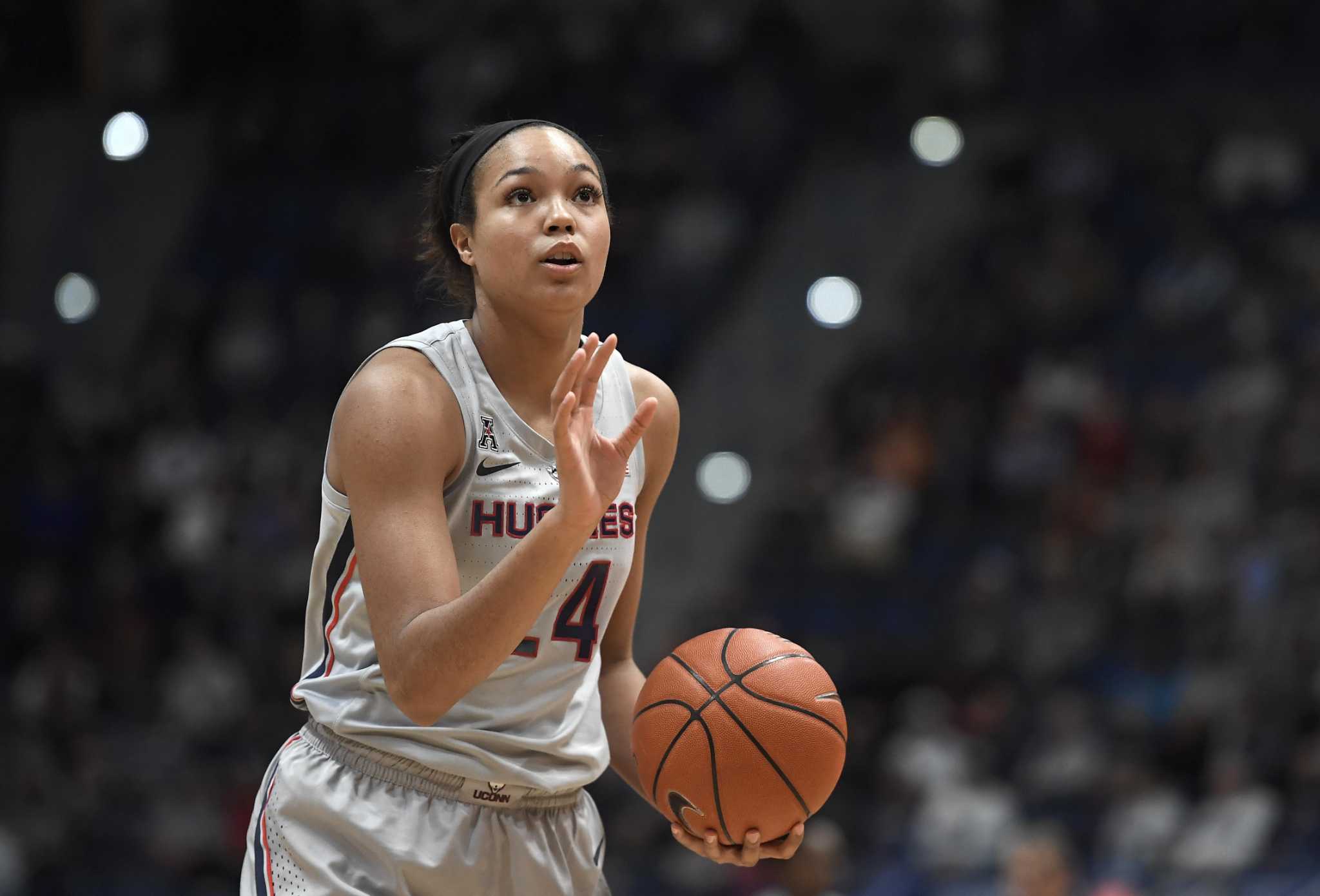 Women’s basketball gameday: No. 2 UConn at No. 3 Louisville - Connecticut Post