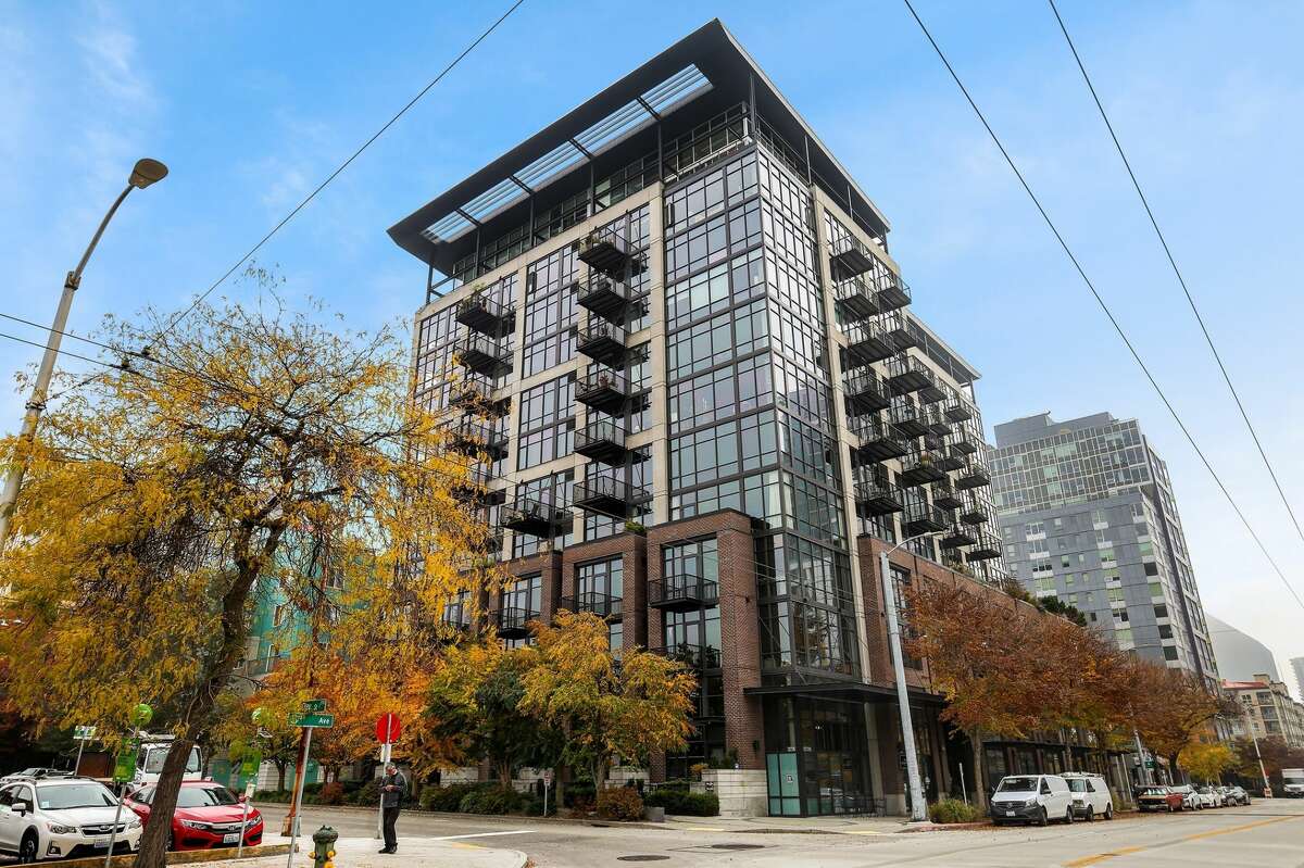 2720 Third Avenue, #1107, listed for $485,000. See the full listing here.