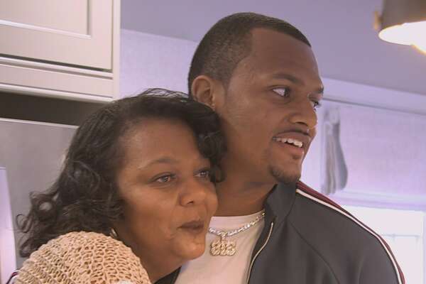 Texans Qb Deshaun Watson Surprises Mother With A My Houzz