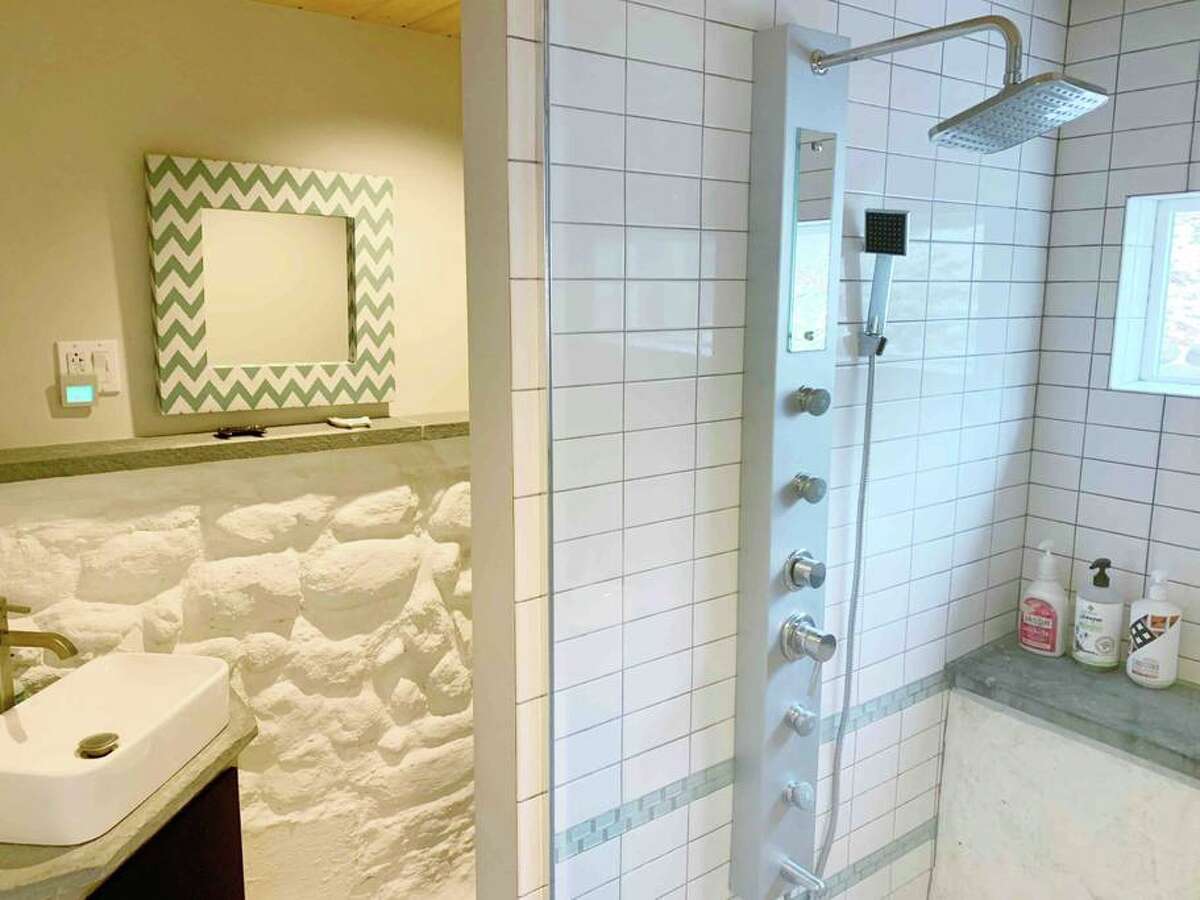 Photos Airbnb getaways for two