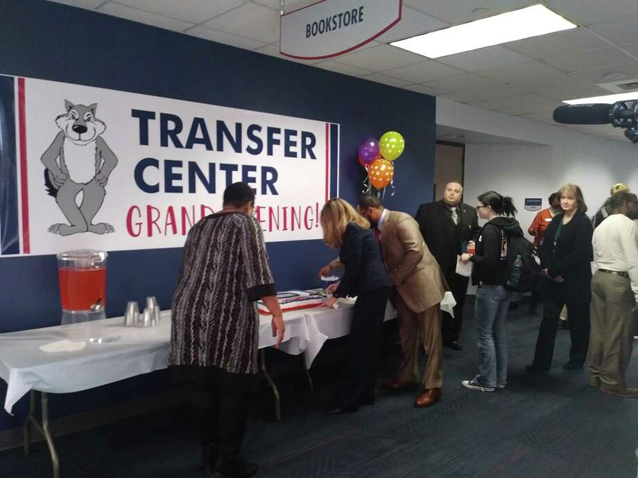LSCTomball celebrates grand opening of dedicated transfer center