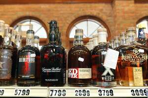 Lawmaker seeks to end Texas Sunday liquor sales ban
