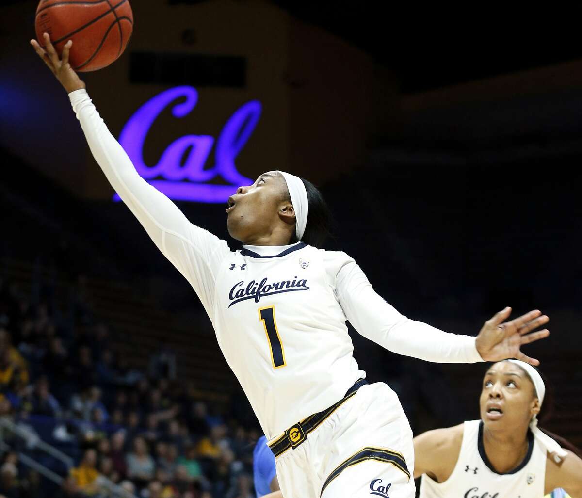 California Golden Bears guard Asha Thomas (1) makes the lay up against the UCLA Bruins in the first half of an NCAA women's basketball game at Haas Pavilion on Friday, Jan. 4, 2019, in Berkeley, Calif.