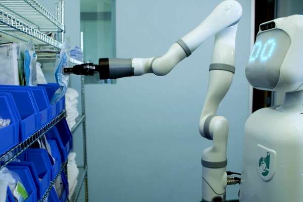 How a medical assistance robot named 'Moxi' is helping UTMB Galveston ...