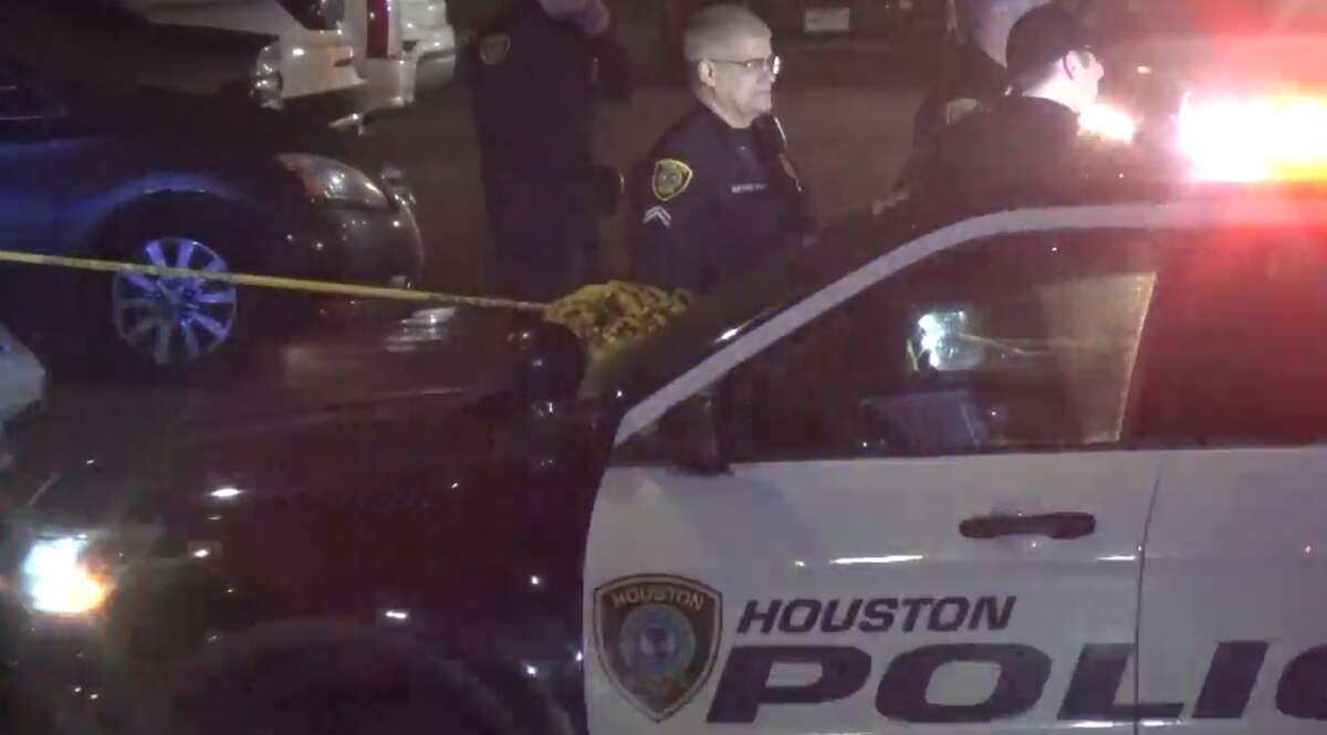 Customer opens fire on 2 security guards after argument at Gold Diggers  Cabaret in SW Houston: Police - ABC13 Houston