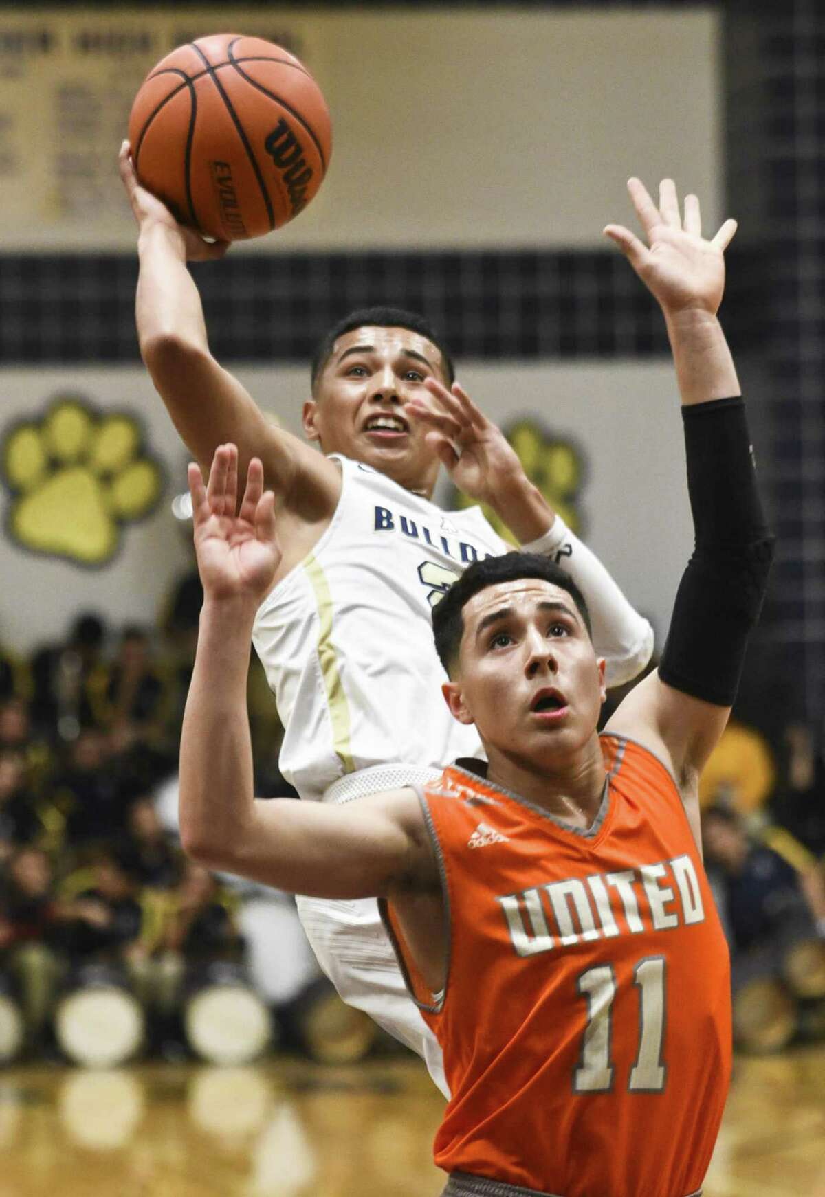 Jaime Uvalle and Alexander beat Economedes 61-43 Friday while Alex Idrogo and United won 31-27 over Weslaco as both advanced to the third round.