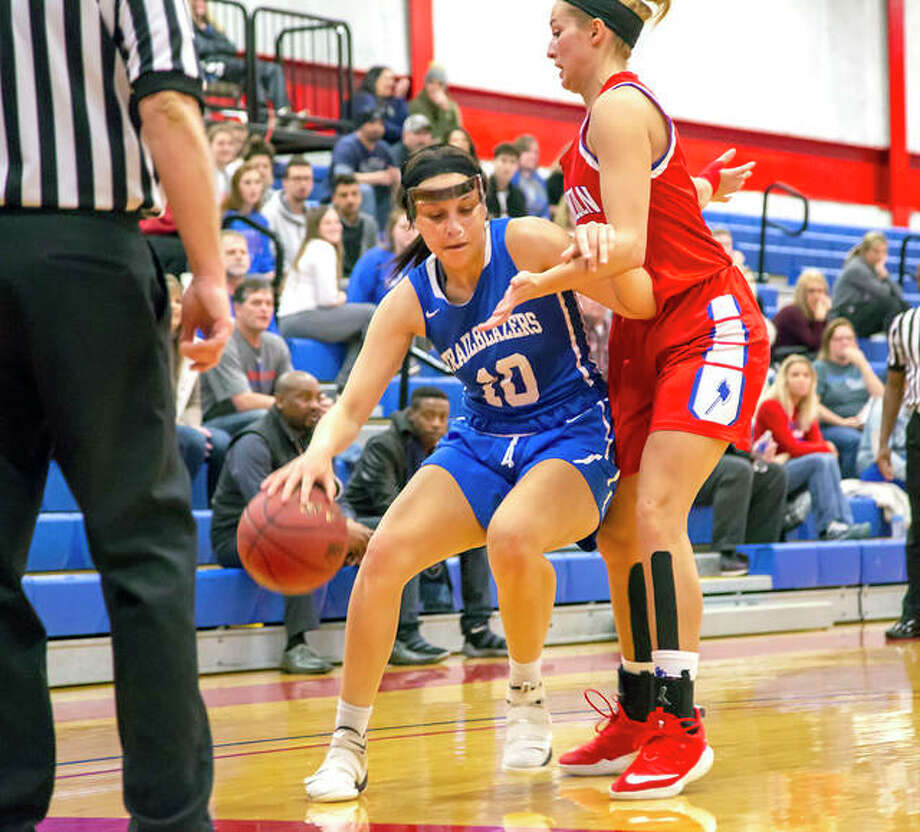 Juco Women S Basketball No 10 Lincoln Land Holds Off Lc 77 67