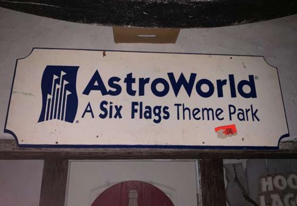 AstroWorld Entrance Sign Bid as of 11 a.m. Monday: $600