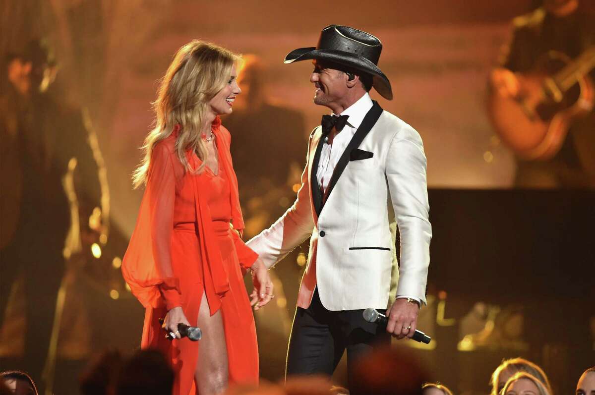 Tim McGraw's Daughter Steals The Show At The American Music Awards