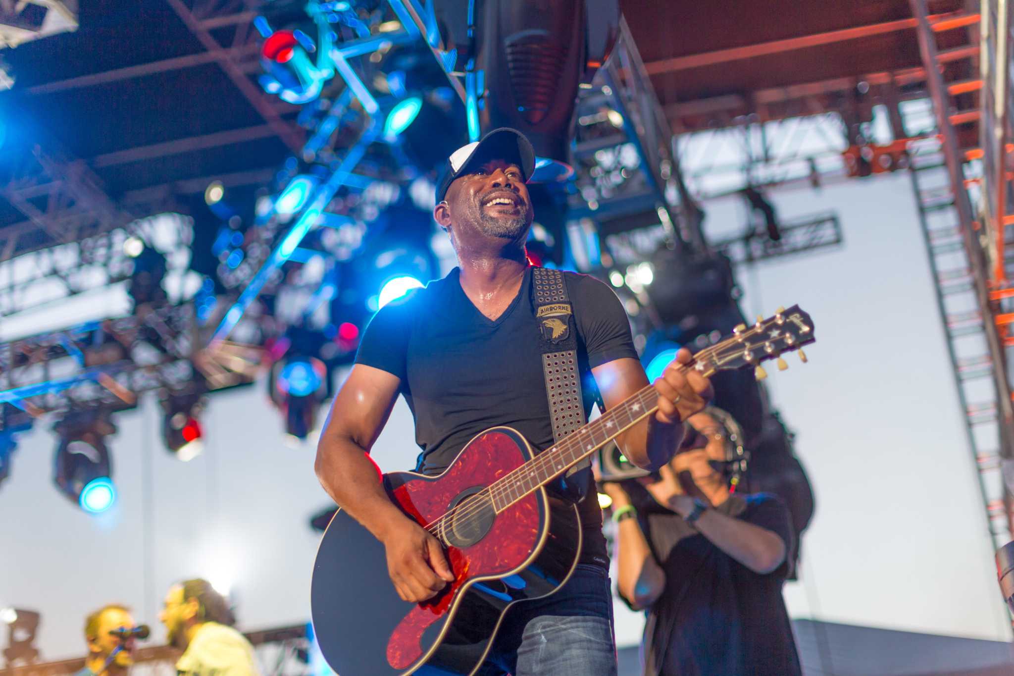 Darius Rucker will switch to rock again after his San Antonio Rodeo ...