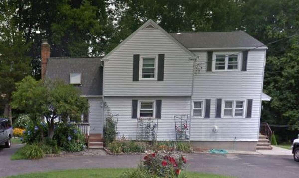 Driftwood Lane home sells for 528K in Trumbull