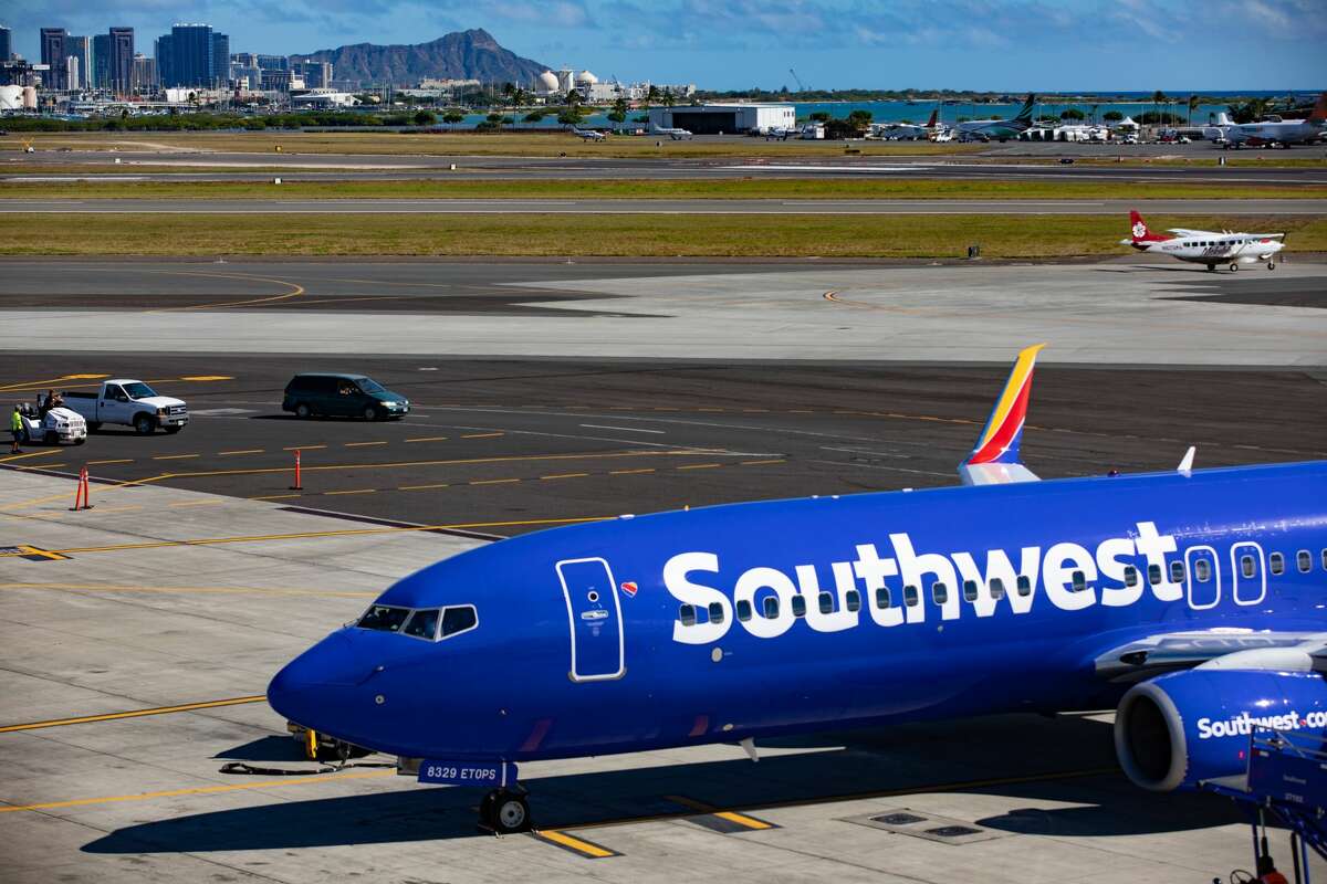 Southwest Airlines jet welcomed in Honolulu [PHOTOS] - HoustonChronicle.com