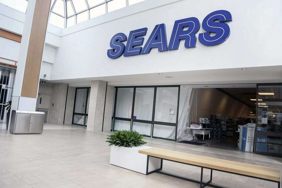 Bankruptcy Judge Gives Sears Another Chance Saving 45 000 Jobs