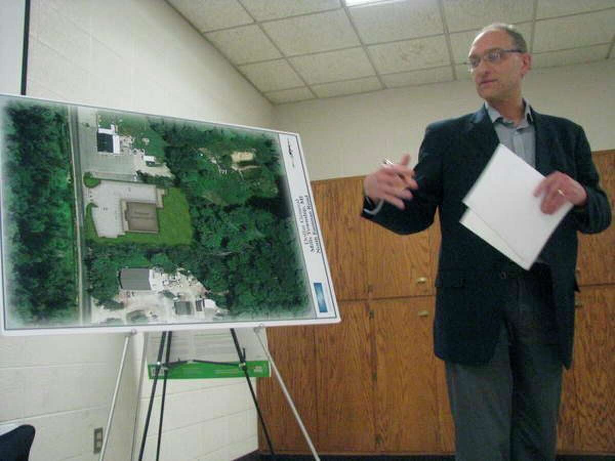 John Wojtila of Zaremba Group presents a site plan Wednesday for a proposed location of a Dollar General store to the Mills Township Board of Appeals. (Mitchell Kukulka/mitchell.kukulka@mdn.net)