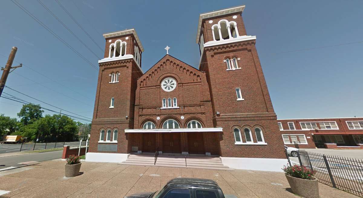 Houston police open criminal probe into Catholic priest