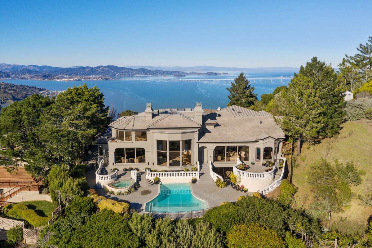 A private gated estate at 11 Place Moulin in Tiburon has extraordinary unobstructed views.