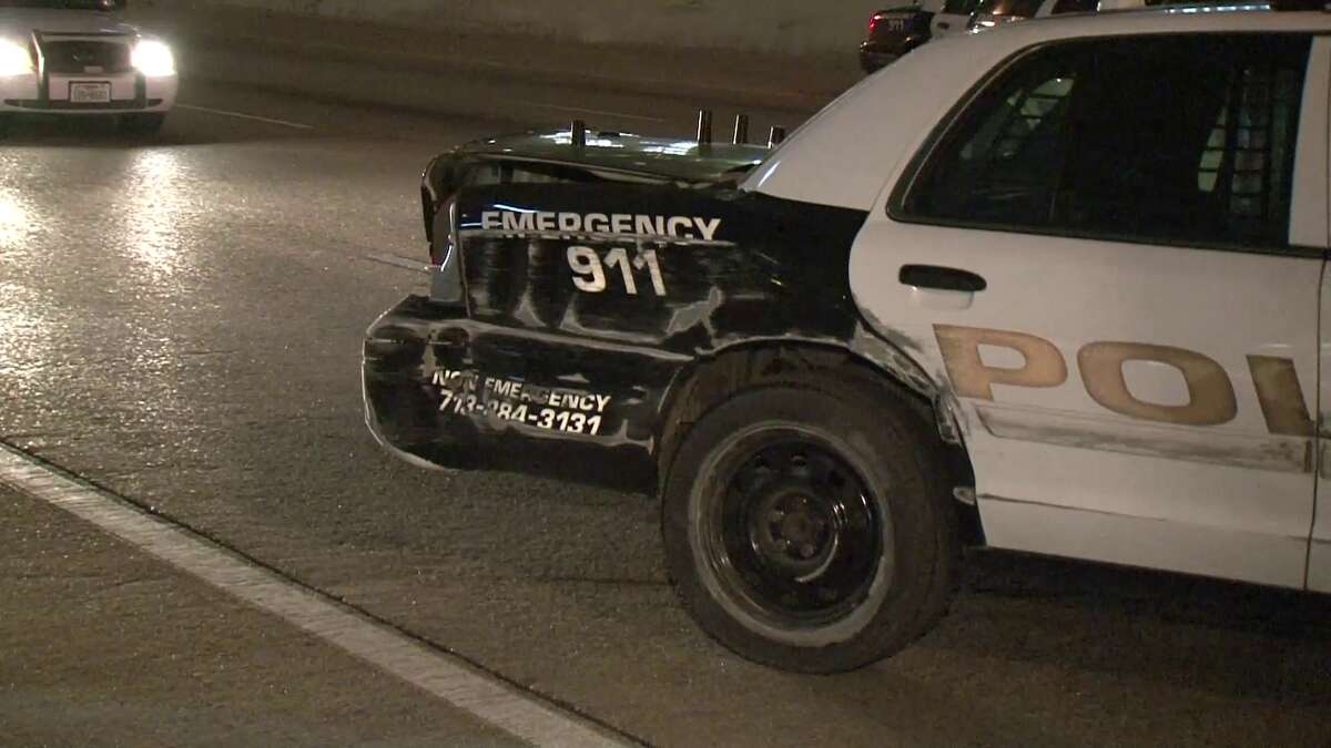 houston-police-officer-injured-when-car-hits-barricade-on-610