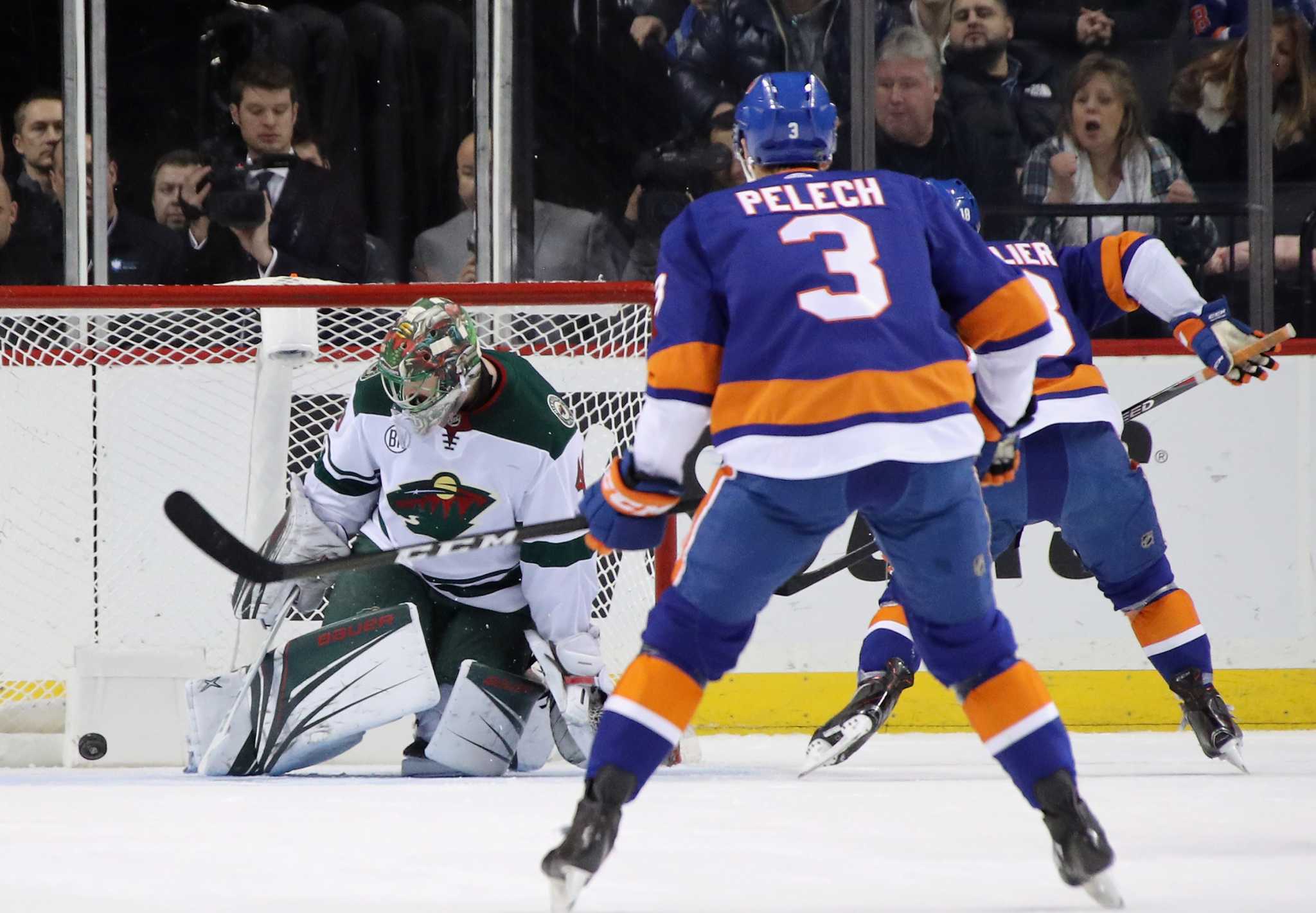 Thomas Greiss makes 35 saves as New York Islanders beat Winnipeg