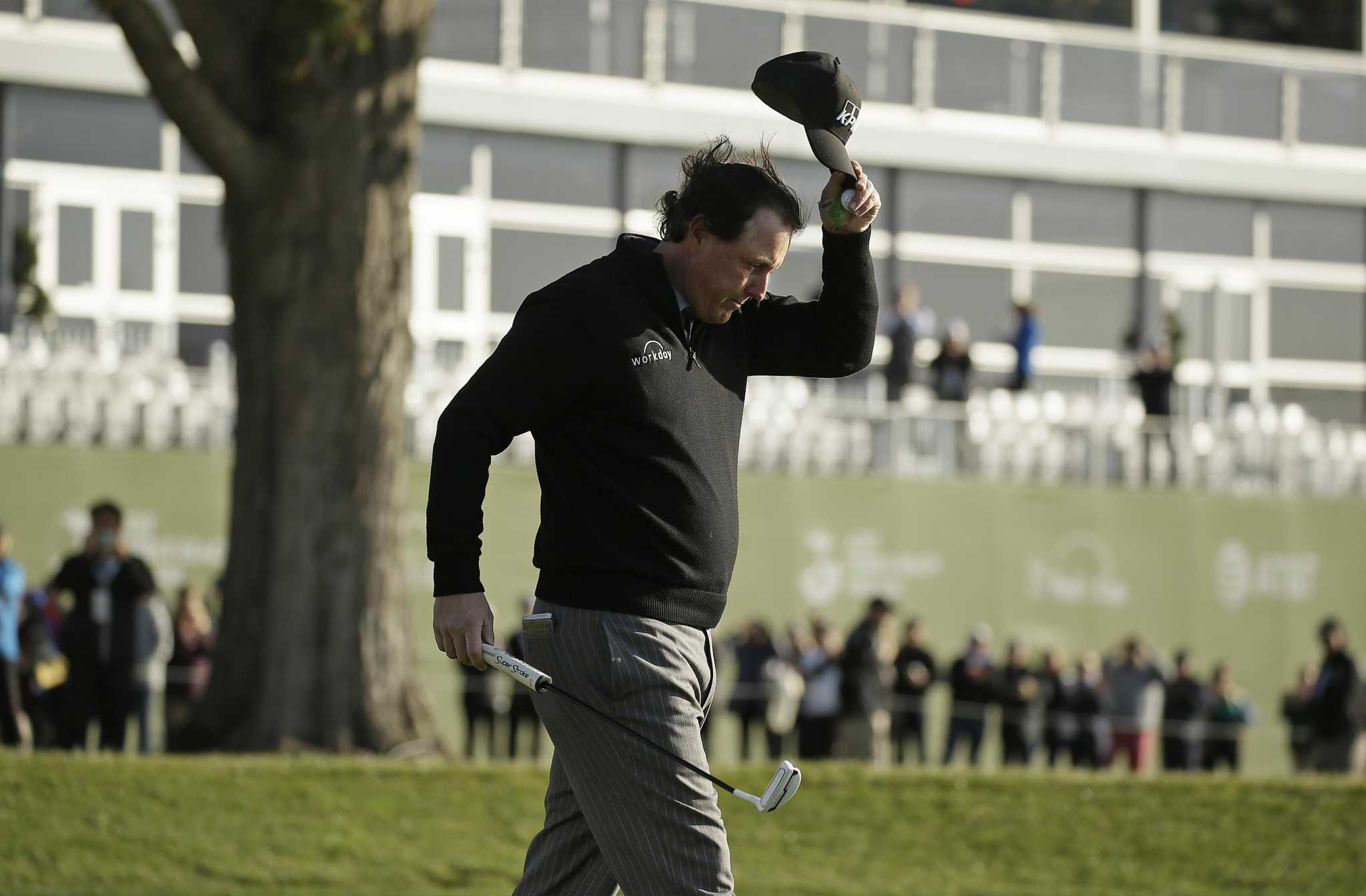 Phil Mickelson Wins Pebble Beach Pro Am For 5th Time Eyes U S Open In June Sfchronicle Com