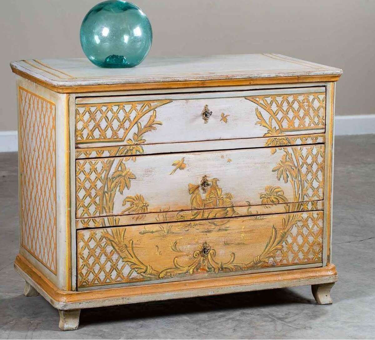 Houston antiques dealers ready to put it all up for auction