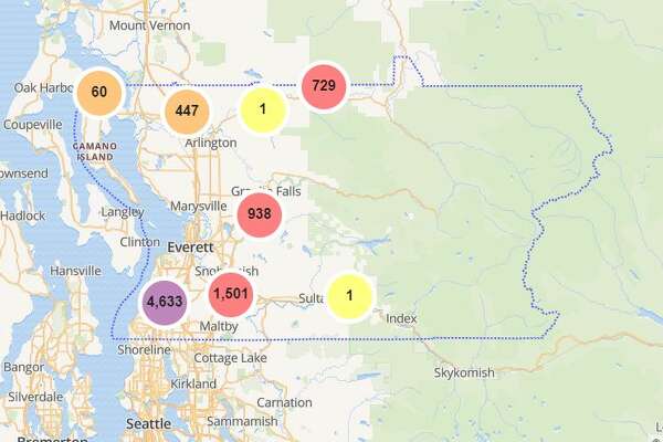 90,000 without power as winter weather pounds Puget Sound region